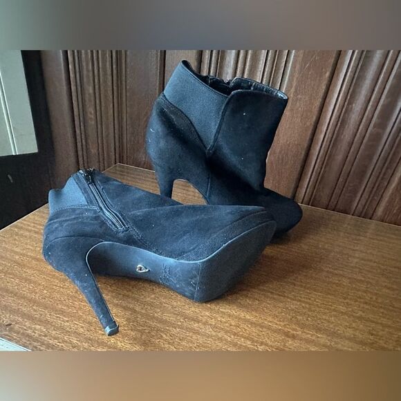 Thalia - Chic Black Heeled Boots - Picture 3 of 9